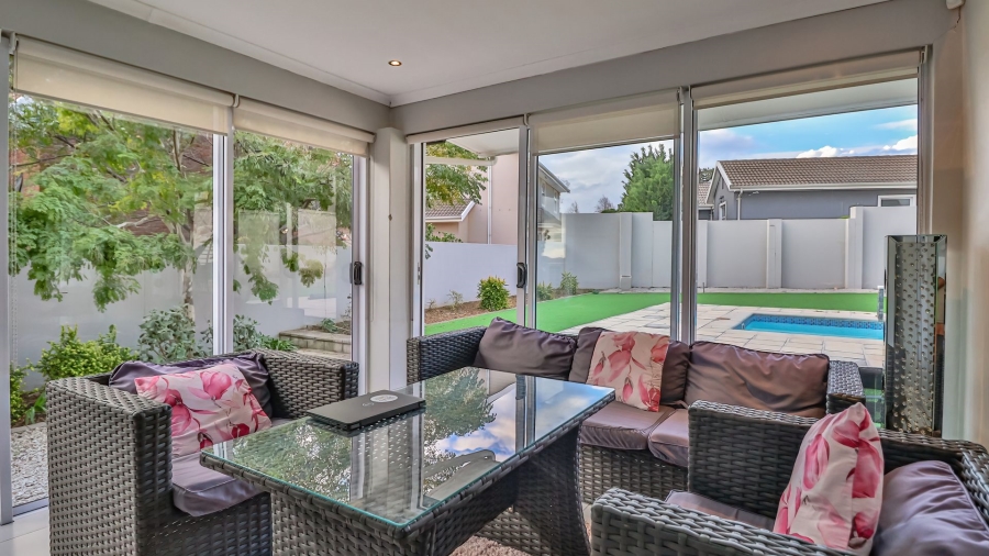 4 Bedroom Property for Sale in Dennegeur Western Cape
